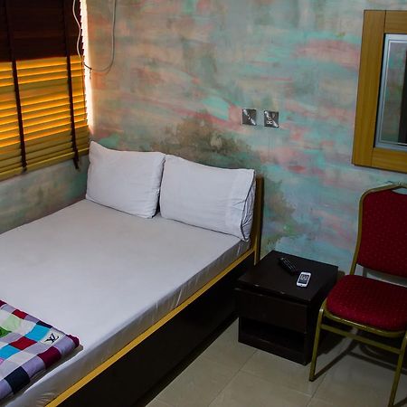 Glasshouse Hotel And Suites Egba Dış mekan fotoğraf