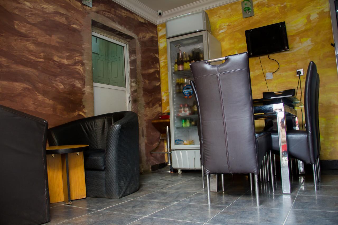 Glasshouse Hotel And Suites Egba Dış mekan fotoğraf