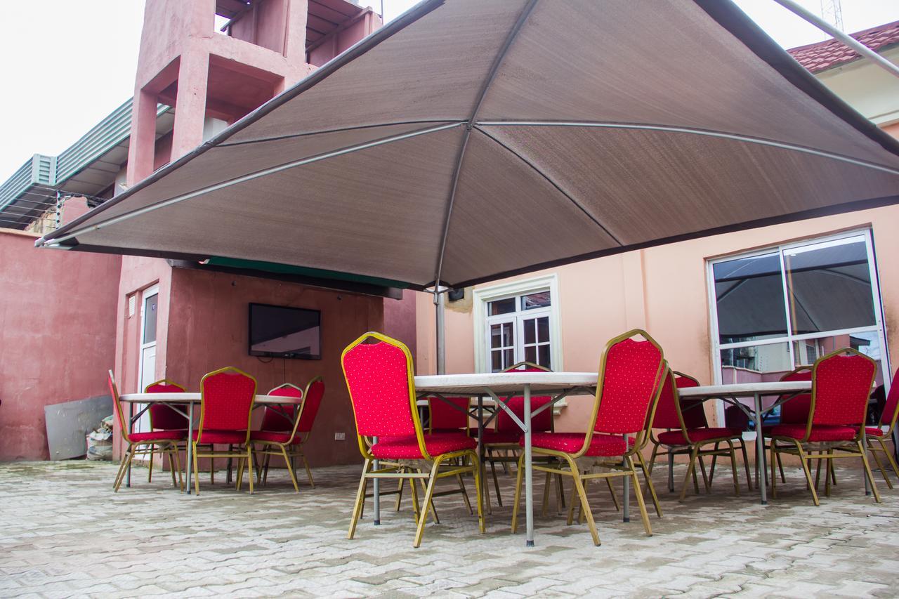 Glasshouse Hotel And Suites Egba Dış mekan fotoğraf