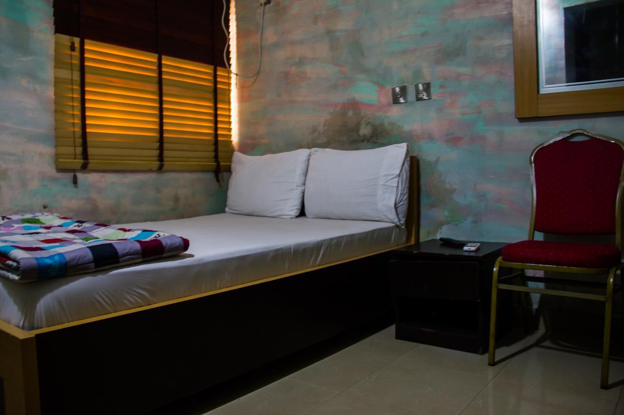 Glasshouse Hotel And Suites Egba Dış mekan fotoğraf