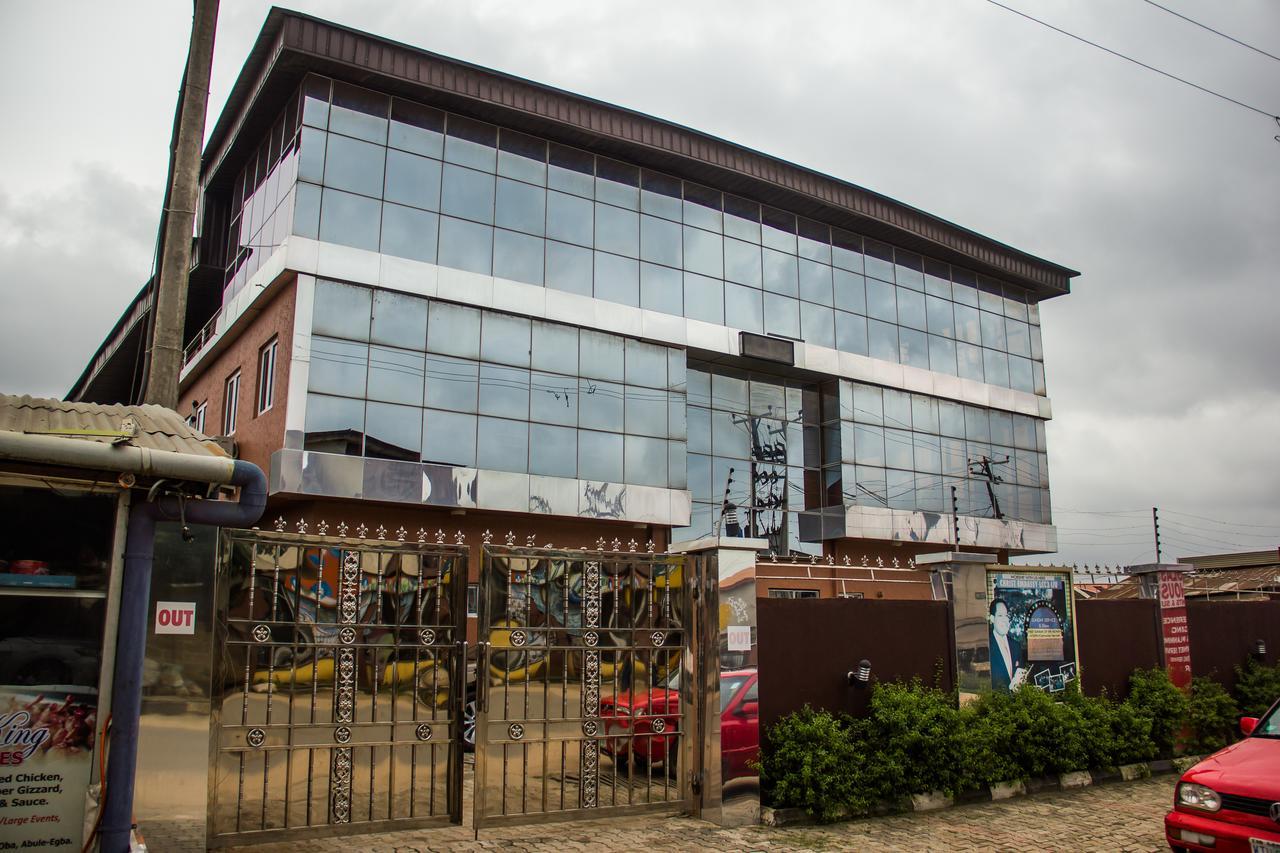 Glasshouse Hotel And Suites Egba Dış mekan fotoğraf
