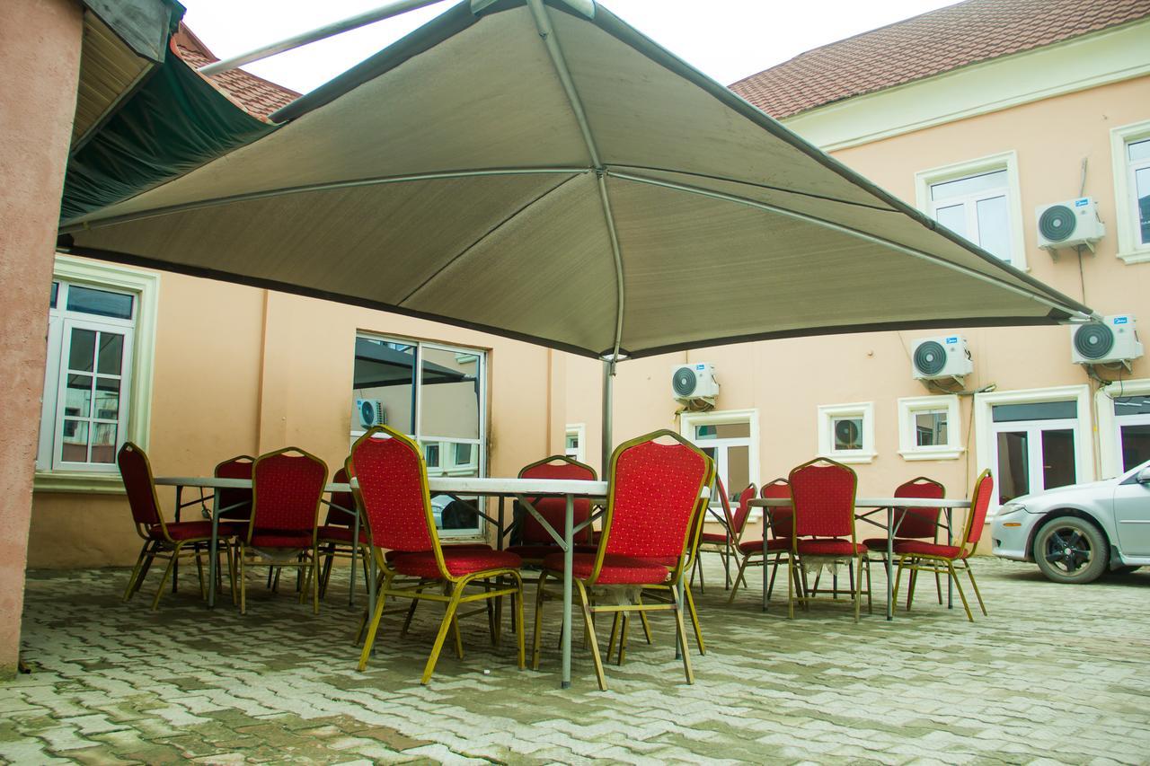 Glasshouse Hotel And Suites Egba Dış mekan fotoğraf
