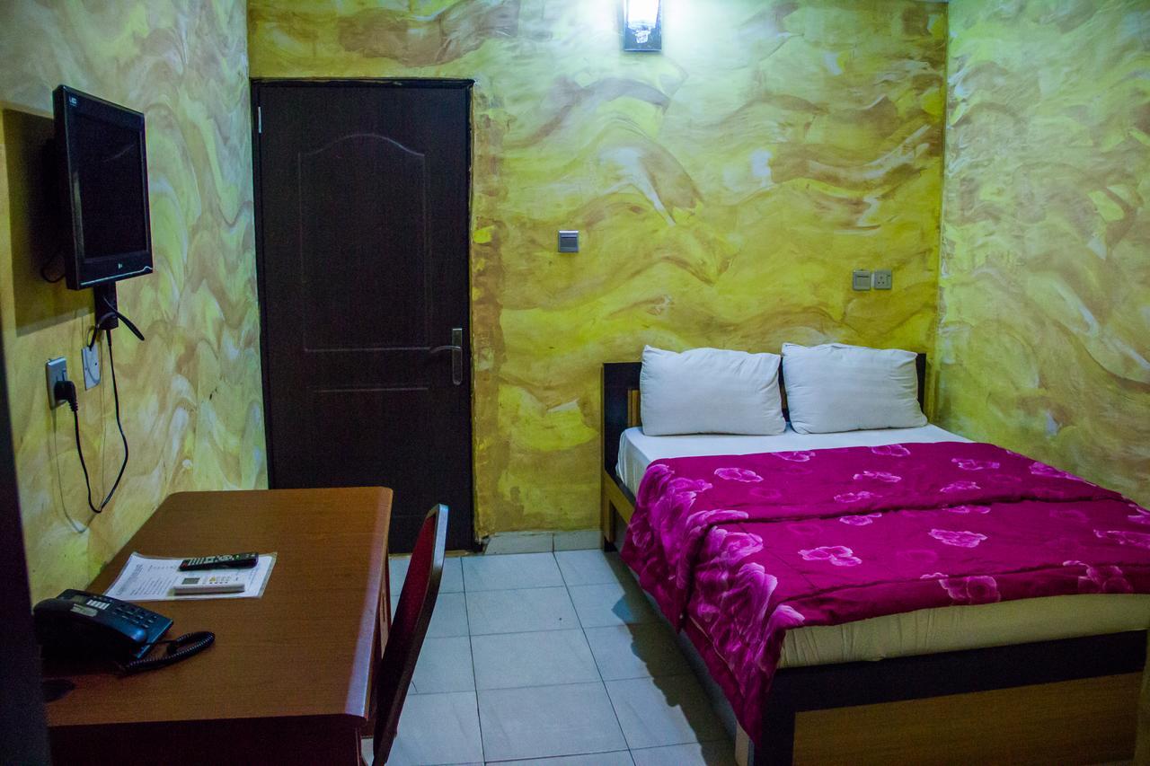 Glasshouse Hotel And Suites Egba Dış mekan fotoğraf